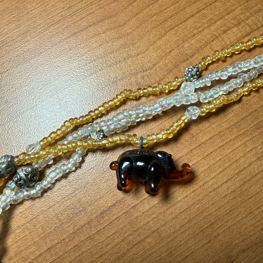 Vintage Multi Strand Glass Bead Necklace Cream And Brown W 3 Glass Elephants 13" - Picture 3 of 5